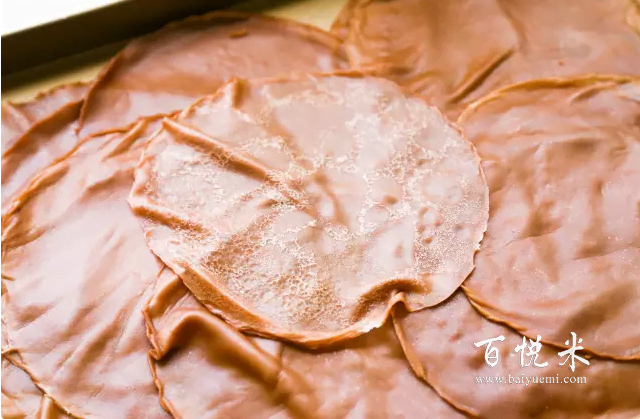 不需要烤箱就可以制作的巧克力千層蛋糕,大人小孩都愛吃